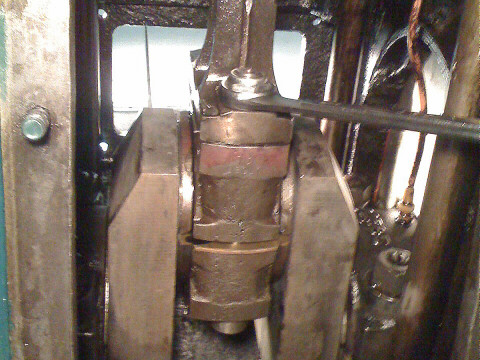 rod bearing on the MV Catalyst's Washington Iron Works diesel engine
